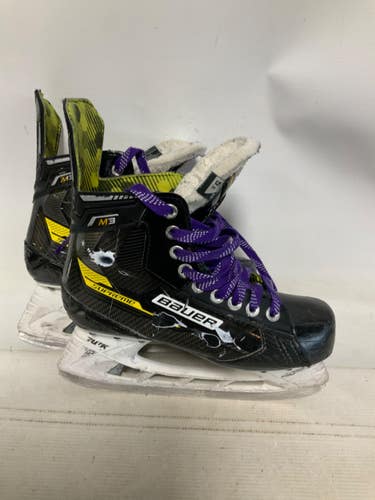 Used Bauer SUPREME M3 5.5EE Senior Hockey Skate Senior 5.5 11823-S000041476