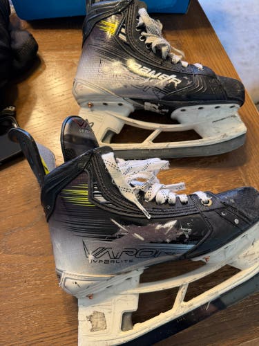 2023 Bauer Vapor Hyperlite 2 Hockey Skates 6 (Used)