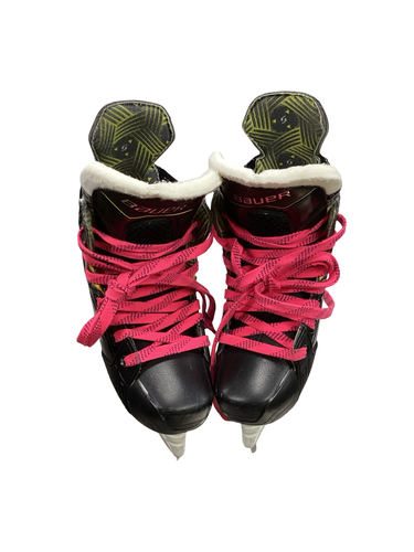 Used Bauer SUPREME M40 Junior Hockey Skate Junior 02 11613-S000188437