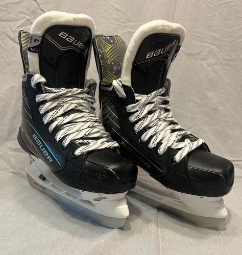 Bauer Supreme M40 Hockey Skates Wide Width Size 4 (Used)