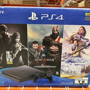 Used PLAYSTATION 4