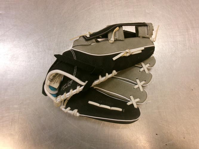 Used Easton GHOST RH Throw Fastpitch Gloves Black 12" 11339-S000205958