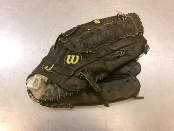 Used Wilson SOFTBALL GLOVE BB/SB Glove RH Throw Black 14" 11339-S000205956