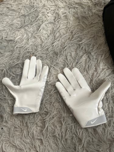 White Medium Adult Nike Vapor Jet Gloves (New)