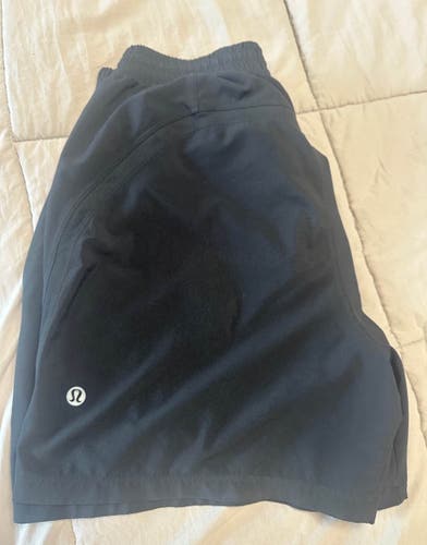Black Medium Men's Lululemon Shorts (Used)