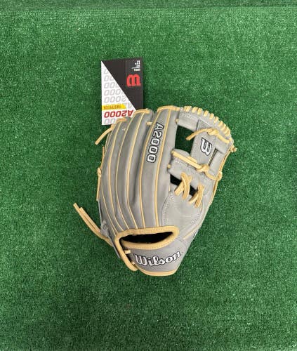 Wilson A2000 12" H12 Fastpitch Softball Infield Glove -Grey Blonde