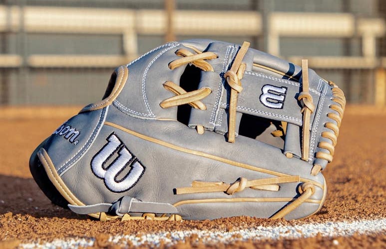 New A2000 12IN RHT SOFTBALL GLOVE GREY/TAN 11834-WILWBG06801RT12