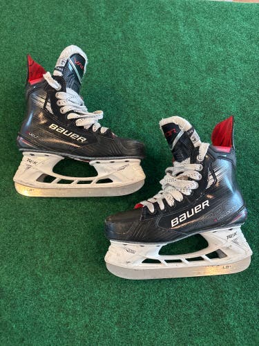 Intermediate Bauer S23 Vapor Velocity (SMU) Hockey Skates (Fit 2) Size 4.5 (Used)