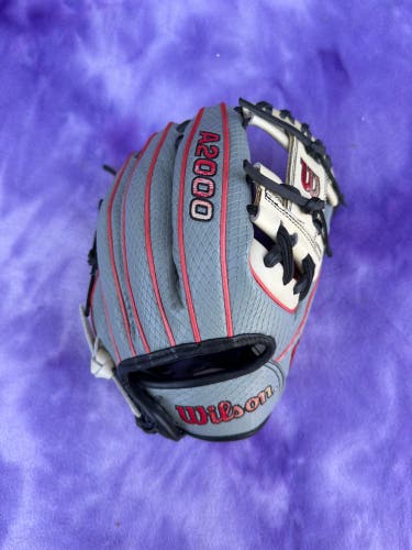 Gray Wilson A2000 RH Infield Baseball Glove 11.25" (New)