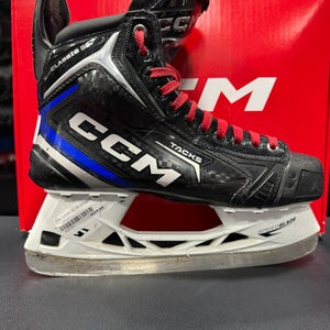 CCM Classic SE Hockey Skates Regular Width 10 (Used)