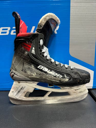 2023 Bauer Vapor X5 Pro Hockey Skates 6.5 (Used)
