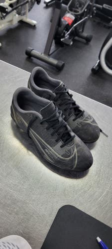 Used Nike Soccer Cleats Black Junior 05 11497-C000160878