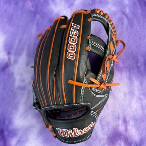 Black Wilson A2000 RH Infield Baseball Glove 11.5" (New)