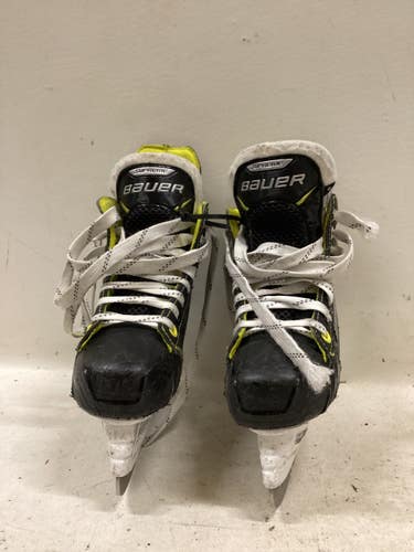 Used Bauer SUPREME S35 Youth Hockey Skate Youth 13.5 11725-S000507311
