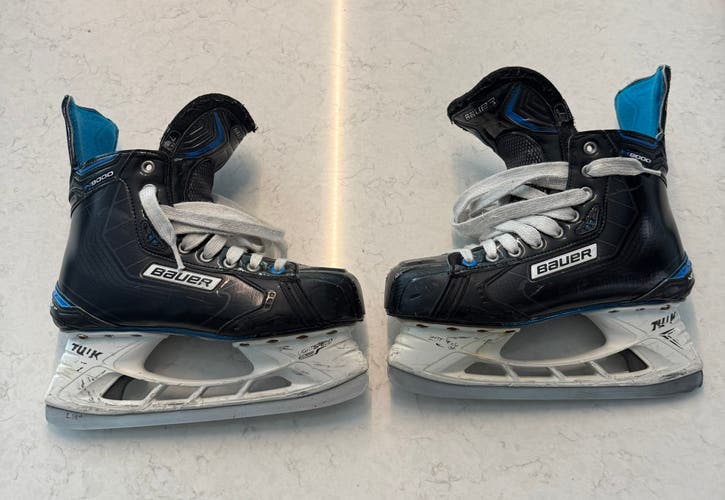 Black 2016 Bauer Nexus N9000 Hockey Skates Regular Width 7 (Used)