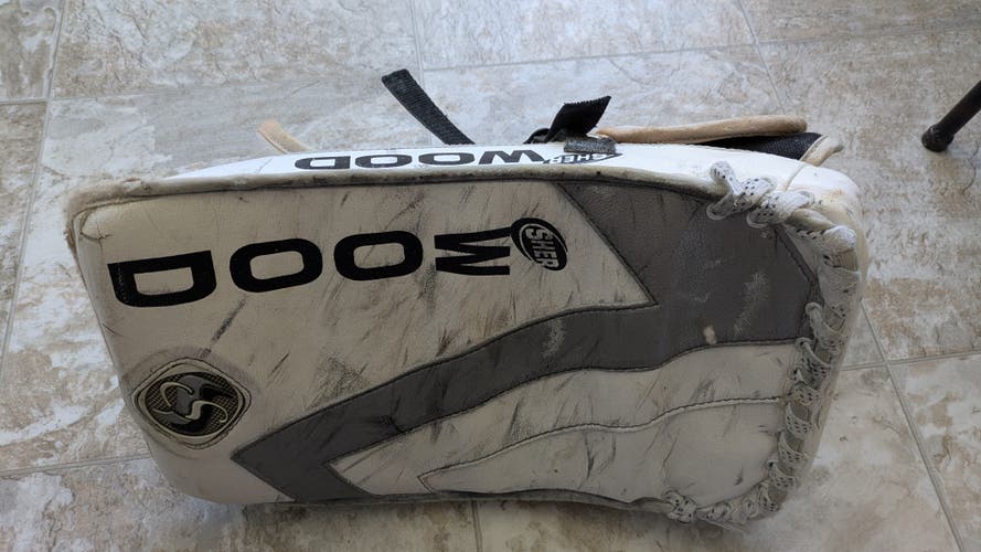 *FREE SHIPPING* Sherwood GB 9980 Hockey Goalie Blocker Senior Right Hand/Regular