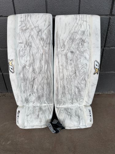 29" Junior Brian's Iconik X Goalie Leg Pads (Used)