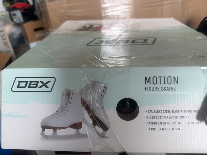 DBX Figure Skates Adult 10 (New)