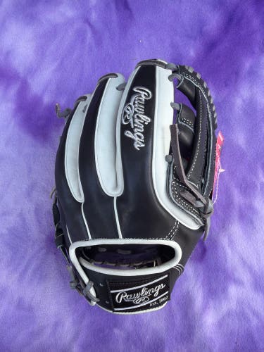 Black Rawlings Heart of the Hide RH Outfield Baseball Glove 11.5" (New)