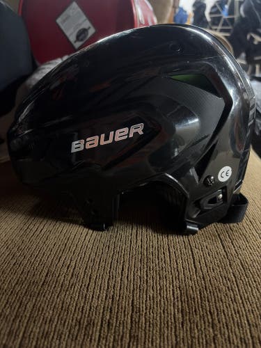 Medium Bauer Hyperlite Helmet (Used)