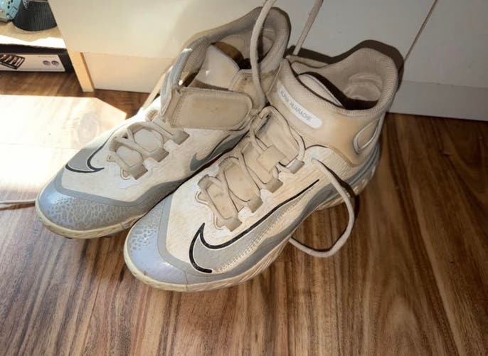 Baseball cleats Men's 7.5 Nike Alpha
Hurrache