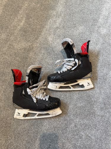 2023 Bauer Vapor X5 Pro Hockey Skates Regular Width 7 (Used)