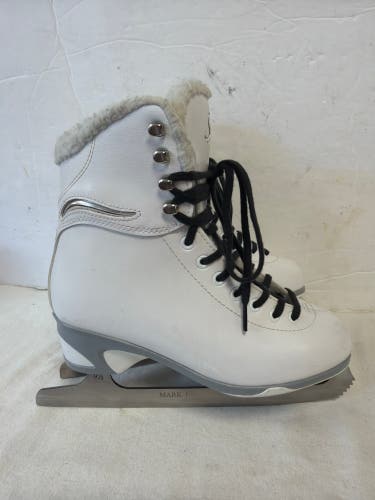 Jackson Ultima Figure Skates B Adult 6 (Used)