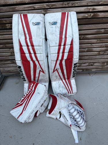 35+2 Vaughn Velocity V9 Pro Senior Regular Goalie Full Set (Used)