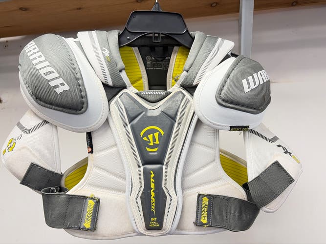 Small / Medium Intermediate Warrior Dynasty AX2 Shoulder Pads (Used)