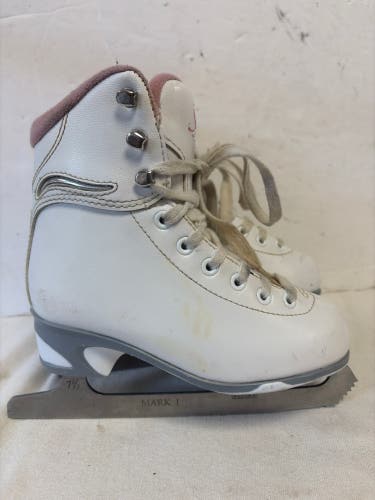 Jackson Ultima Figure Skates B Junior 13 (Used)