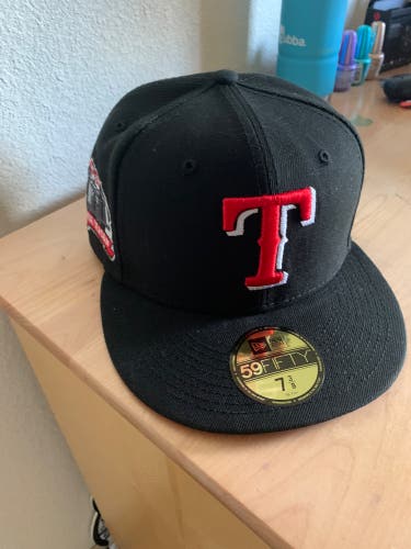 Black/Red Texas Rangers 7 3/8 New Era Hat (Used)
