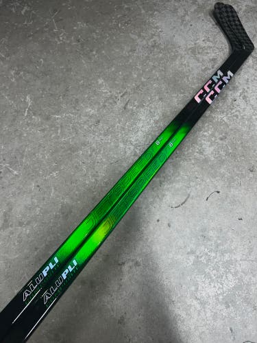 2 PACK 100 Flex P29 Senior CCM FT8 Pro Left Hand Hockey Stick Pro Stock (New)
