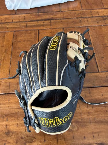 Wilson A2000 RH Infield Baseball Glove 11.75" (New)