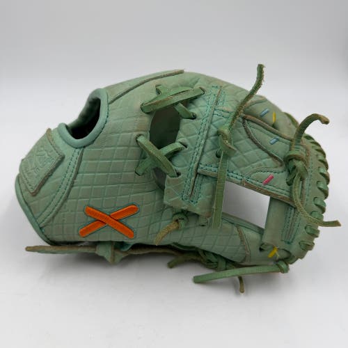 ARIA Absolutely Ridiculous Mint Ice Cream 11.5 Youth Infield Baseball Glove