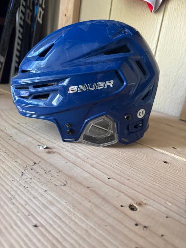 Large Bauer Re-Akt 150 Helmet (Used)