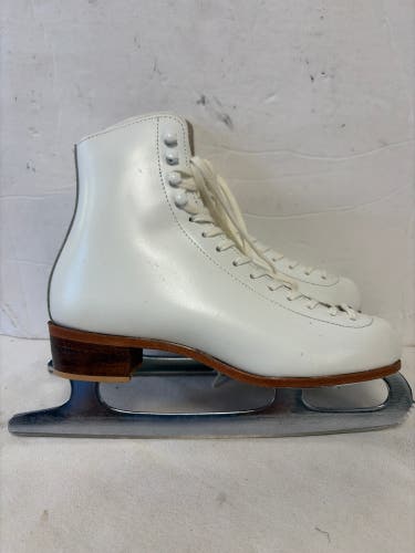 Riedell Figure Skates B Adult 6 (Used)