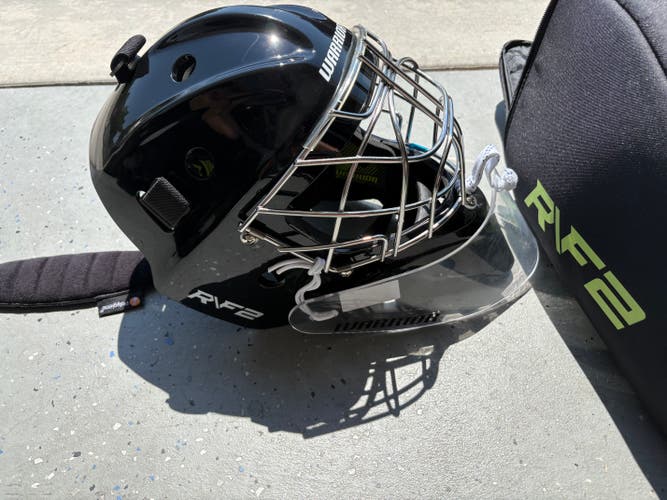 Warrior Ritual R\F2 E Senior Certified Cat Eye Goalie Mask
