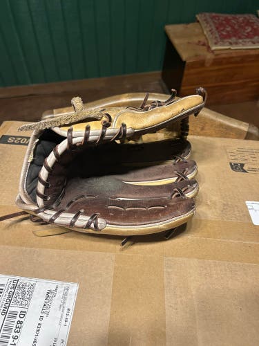 2021 Infield RH Wilson A2000 1786 Baseball Glove 11.5" (Used)