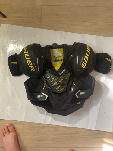Large Intermediate Bauer Supreme 3S Shoulder Pads (Used)