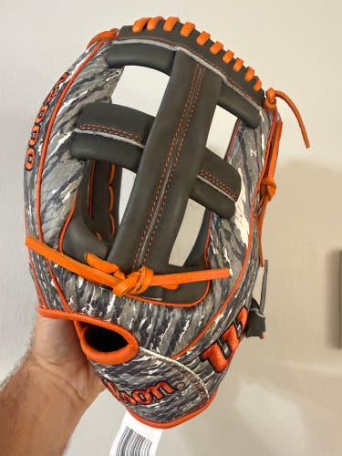 Wilson A2000 GH2 Gunnar Henderson 11.75 inch baseball glove (used)