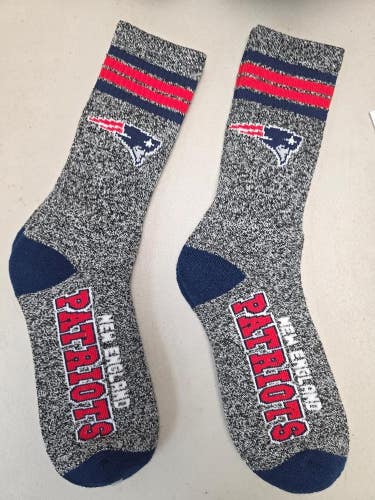 ST3 Mens NFL NEW ENGLAND PATRIOTS LOT of 2 Socks Large 8-13 NEW