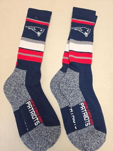 ST8 Mens NFL NEW ENGLAND PATRIOTS LOT of 2 Socks Large 8-13 NEW