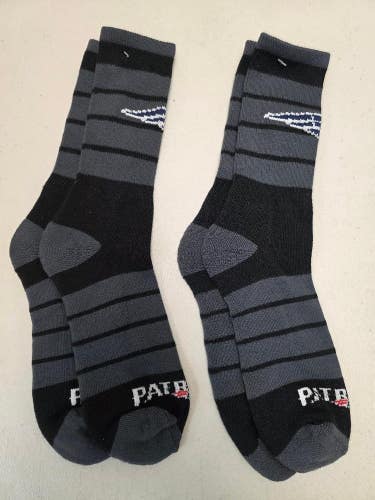 ST9 Mens NFL NEW ENGLAND PATRIOTS LOT of 2 Socks Large 8-13 NEW