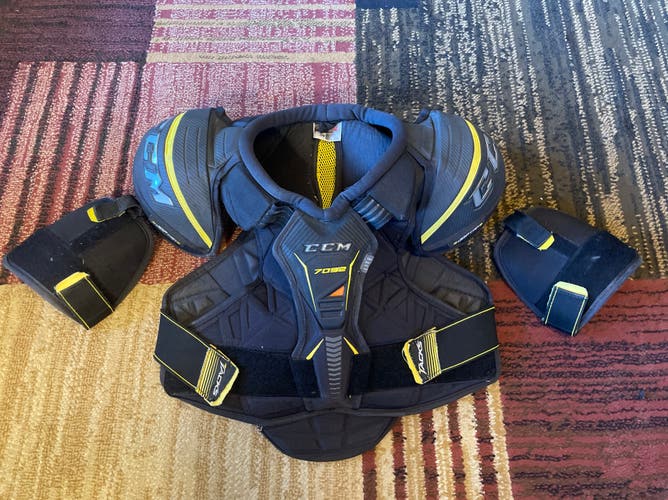 CCM Tacks 7092 Junior large Shoulder Pads
