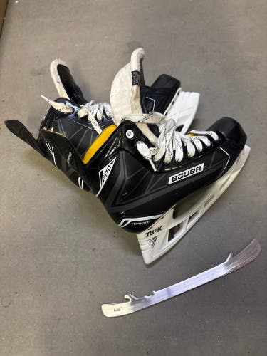 Black 2016 Bauer Supreme S170 Hockey Skates Extra Wide Width 8 (Used)
