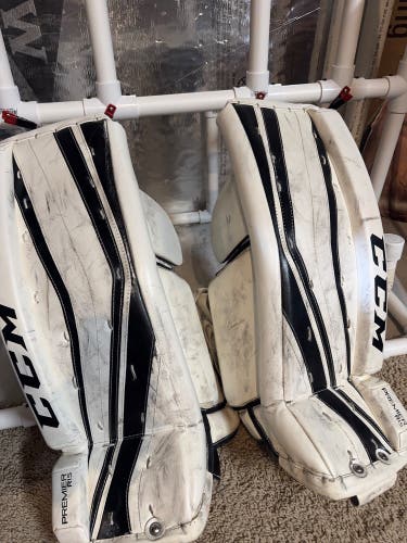 23" CCM Premier R1.5 Goalie Leg Pads (Used)