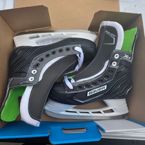 Bauer XLS Hockey Skates Size Junior or Intermediate Size 4 BRAND NEW