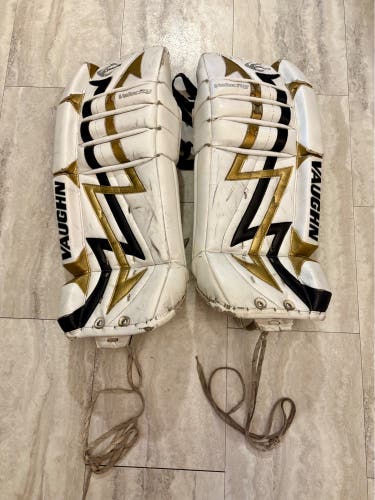 26" Vaughn Velocity Goalie Leg Pads (Used)