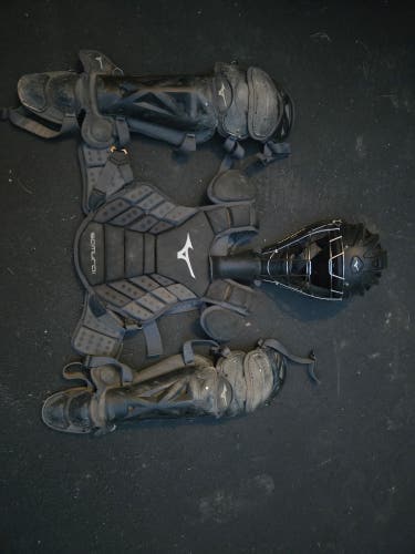 Black Mizuno Samurai Catcher's Set (Used)