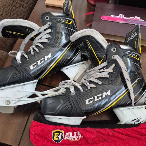 CCM Super Tacks PRO AS1 Hockey Skates Regular Width 8.5 (Used)